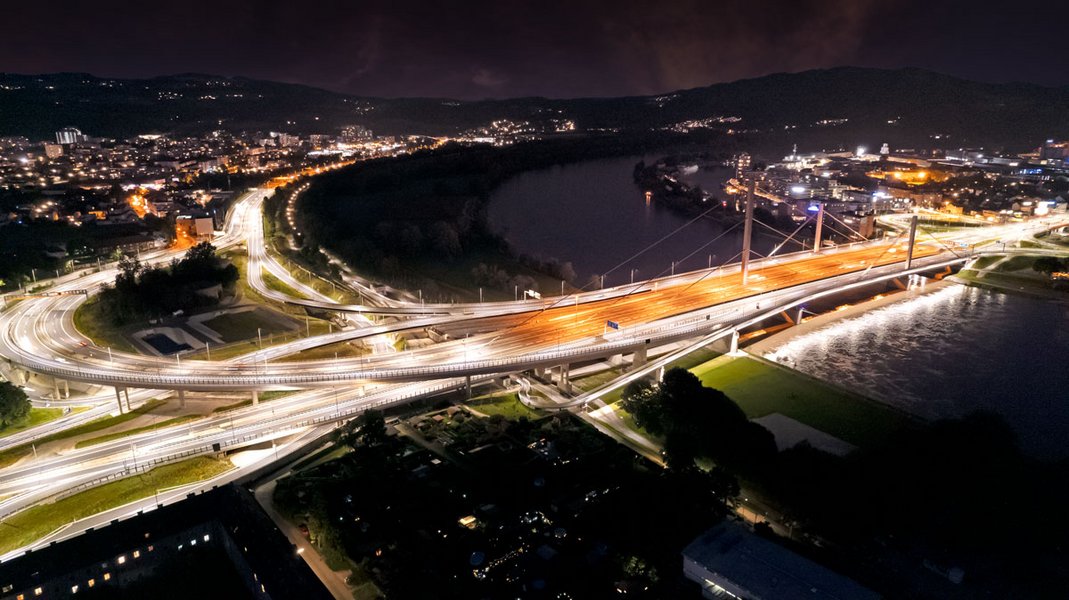 Luftaufnahme Linz Eisenbahnbrücke